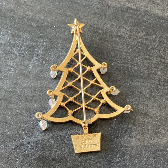 Vintage Avon 2005 collectible gold tone metal Christmas tree pin - Picture 5 of 11